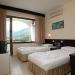Siesta & Juniper 3* إتْشميلير